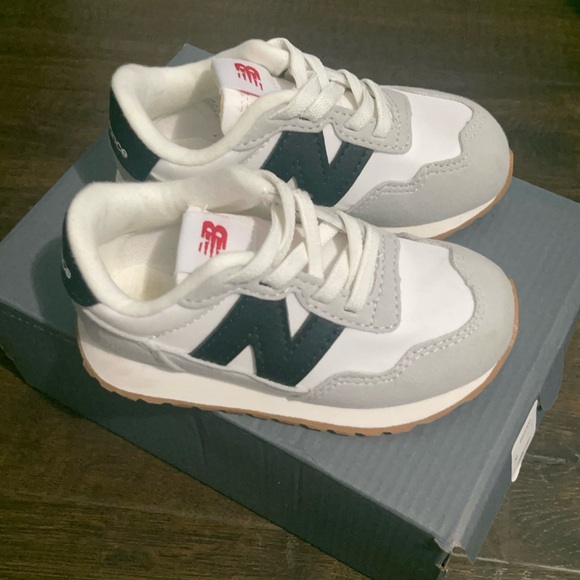 New Balance Infant sneakers - Picture 2 of 6